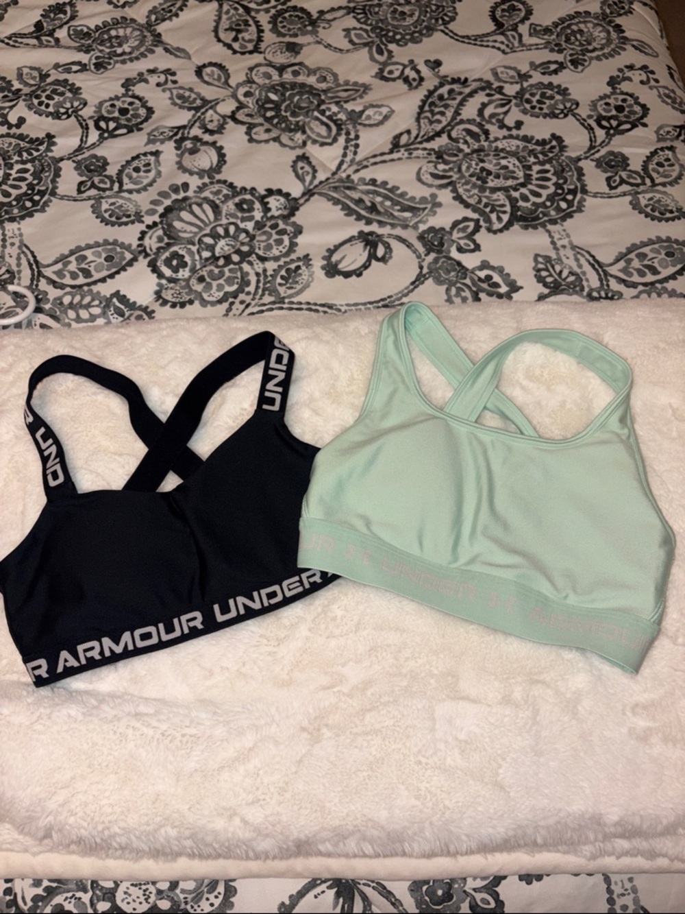 Under Armour Black & Mint Green Crossback Sports Bra Duo w/removable pads
